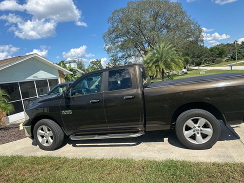 Used 2013 RAM 1500 Classic SLT w/ Premium Display Pkg image 6