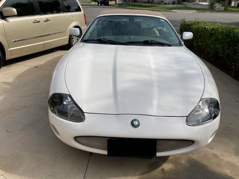 Used 2003 Jaguar XK8 Convertible image 2