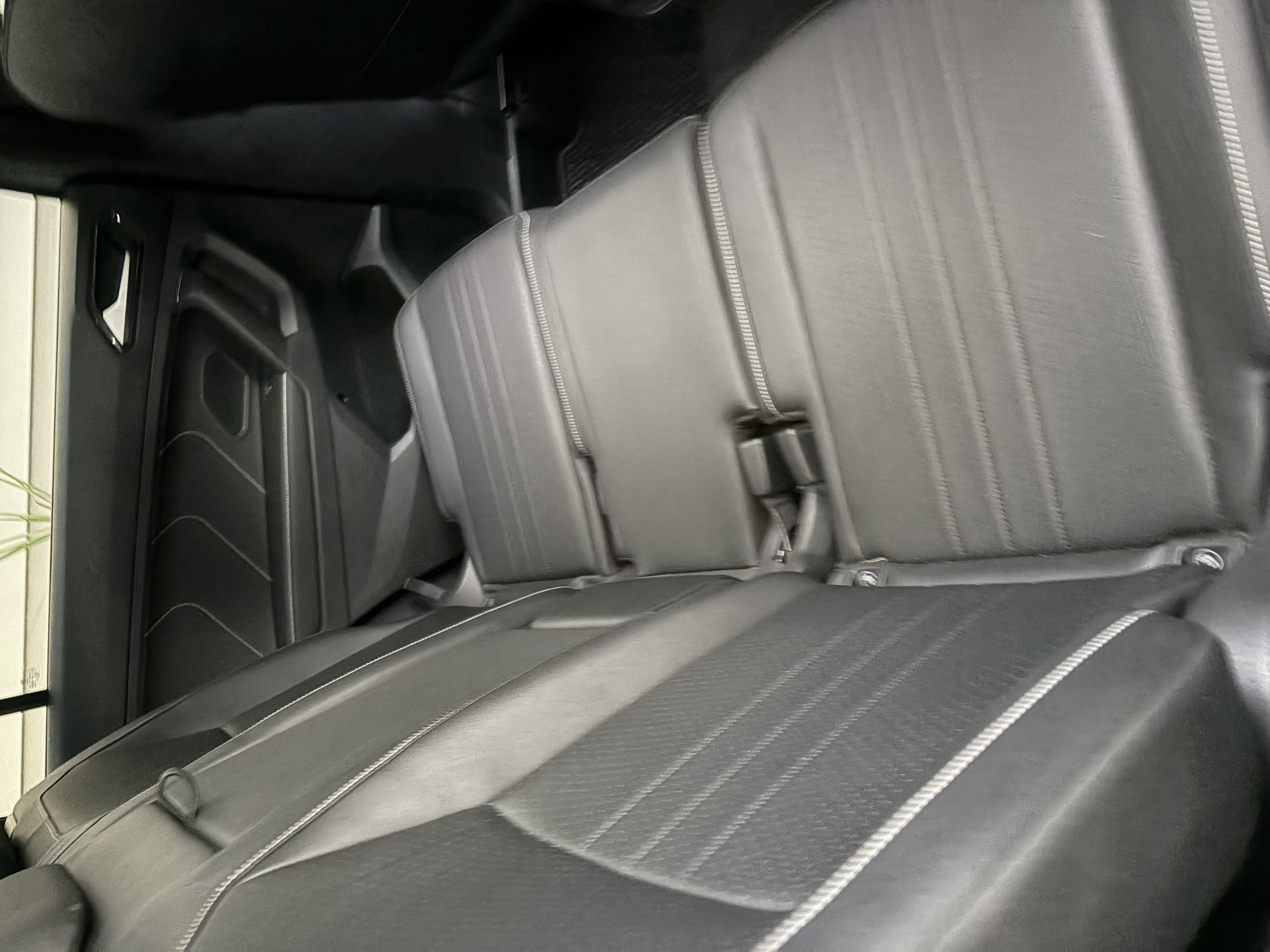 Used 2023 Volkswagen Tiguan SE R-Line FWD image 17