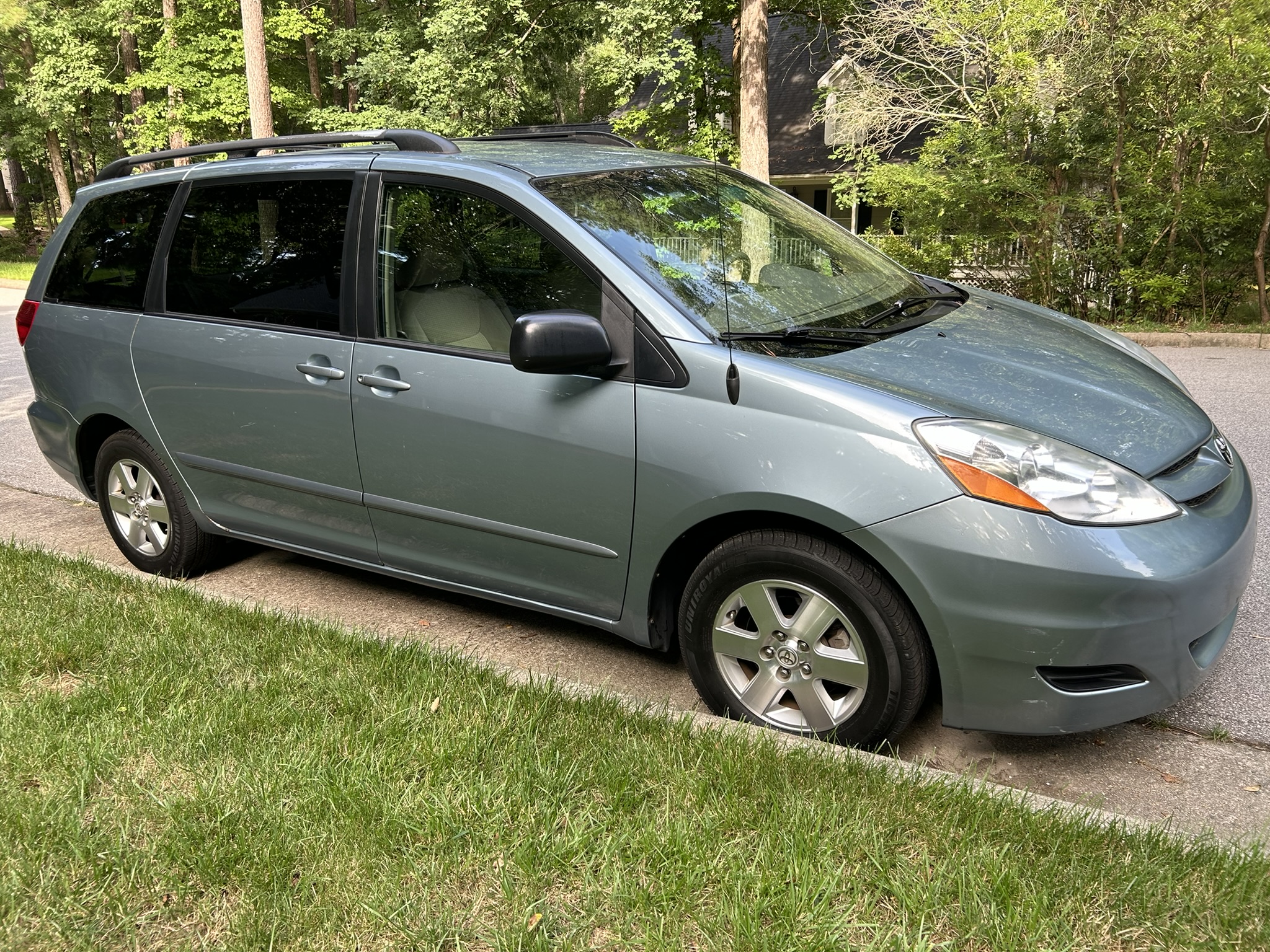 Used 2009 Toyota Sienna LE FWD image 17