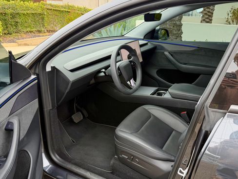Used 2026 Tesla Model Y Long Range AWD/4WD image 8