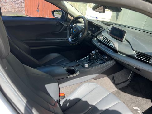 Used 2019 BMW i8 Coupe 2D image 15