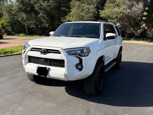 Used 2023 Toyota 4Runner SR5 Premium image 2