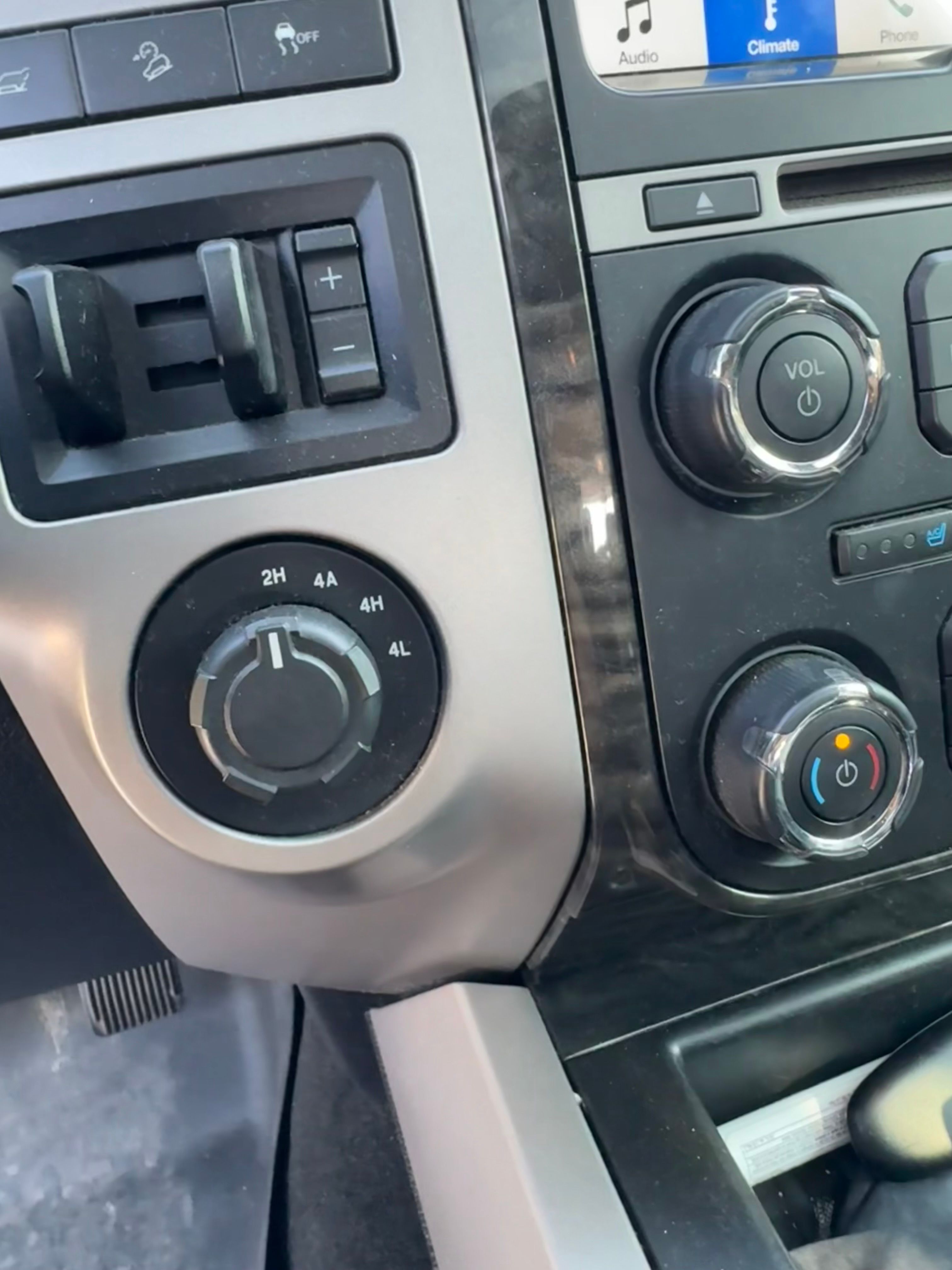 Used 2017 Ford Expedition Limited AWD/4WD image 18