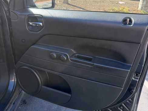 Used 2014 Jeep Patriot Sport FWD image 18