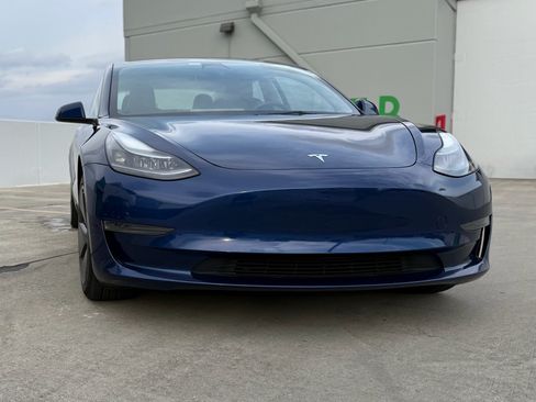 Used 2023 Tesla Model 3 Standard Range image 13
