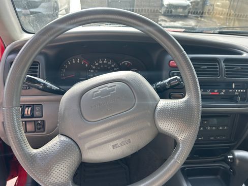 Used 2002 Chevrolet Tracker ZR2 image 4