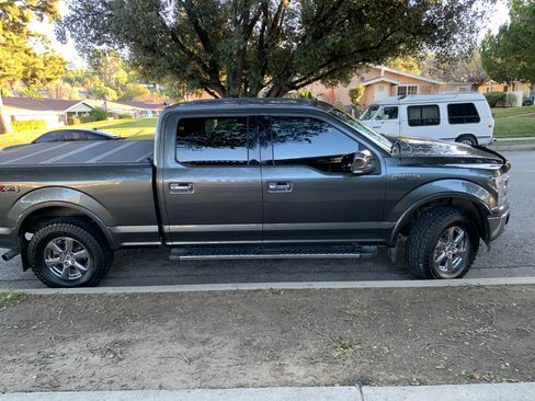 Used 2019 Ford F150 Lariat w/ Equipment Group 502A Luxury image 5