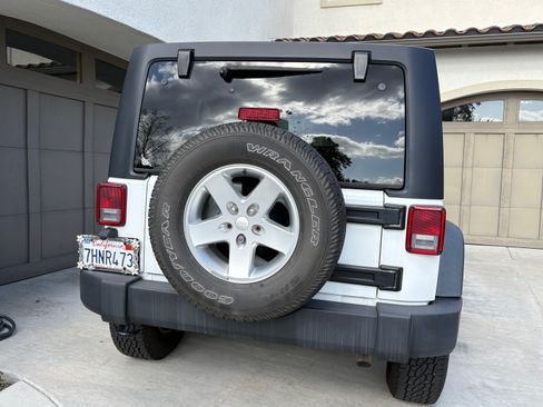 Used 2014 Jeep Wrangler Unlimited Sport w/ Quick Order Package 24S image 2