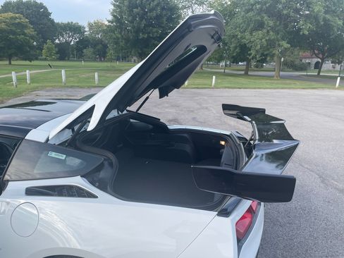 Used 2017 Chevrolet Corvette Stingray Coupe w/ Carbon Flash Badge Package RWD image 15