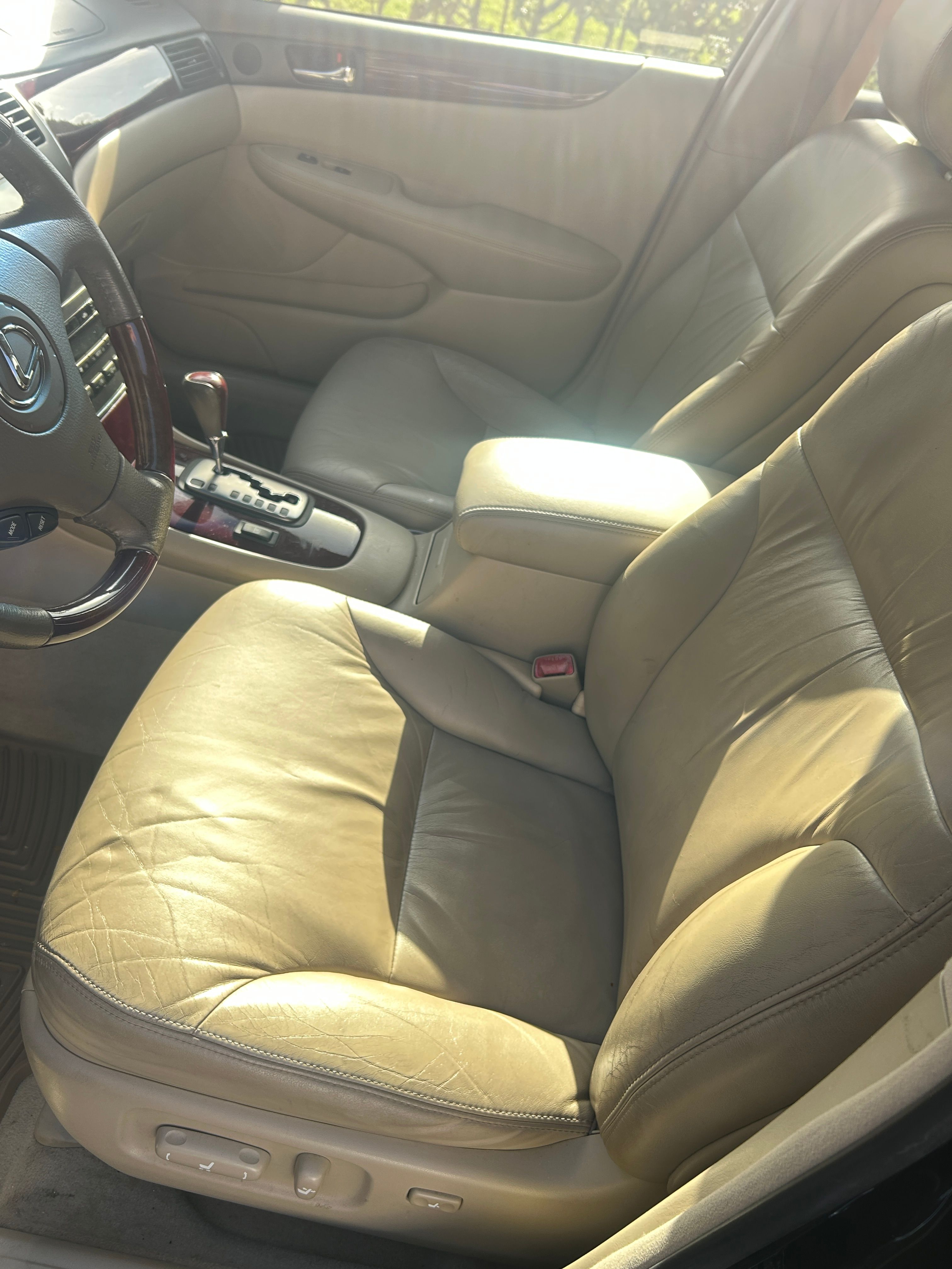 Used 2004 Lexus ES 330 FWD image 11