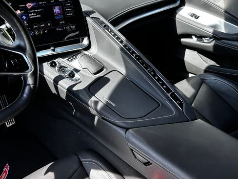 Used 2021 Chevrolet Corvette Stingray Preferred Cpe w/ Z51 Performance Package image 18