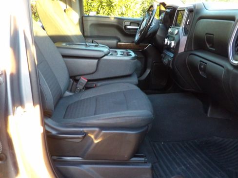 Used 2019 GMC Sierra 1500 SLE w/ SLE Value Package image 28