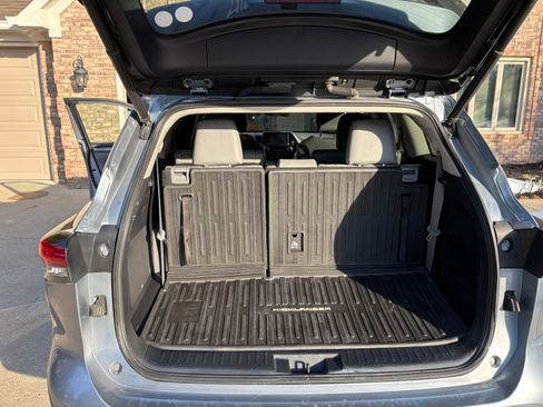 Used 2022 Toyota Highlander Limited image 11