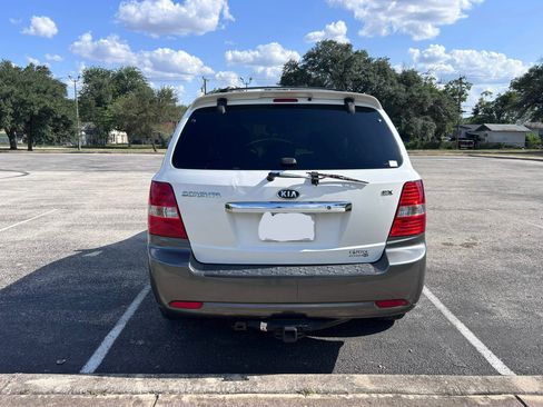 Used 2007 Kia Sorento EX w/ Luxury Pkg RWD image 4
