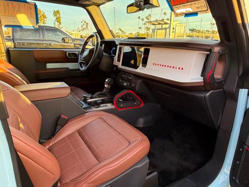 Used 2024 Ford Bronco Heritage Edition image 12