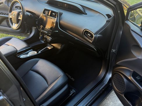 Used 2016 Toyota Prius Four Touring image 13