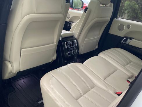 Used 2016 Land Rover Range Rover HSE image 7