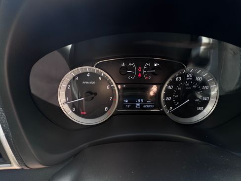 Used 2014 Nissan Sentra SR w/ SR Driver Package FWD image 13