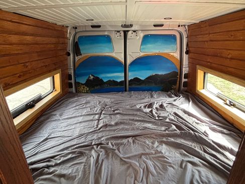 Used 2022 Mercedes-Benz Sprinter 2500 image 9