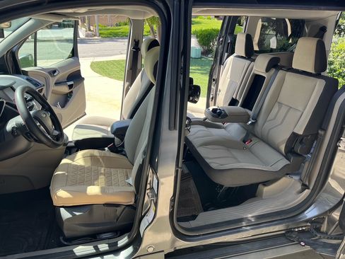 Used 2015 Ford Transit Connect XLT image 10