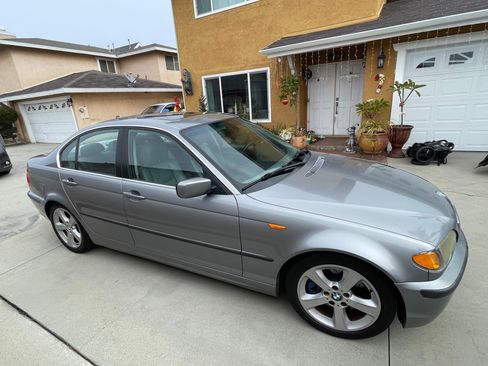 Used 2005 BMW 330i Sedan image 9