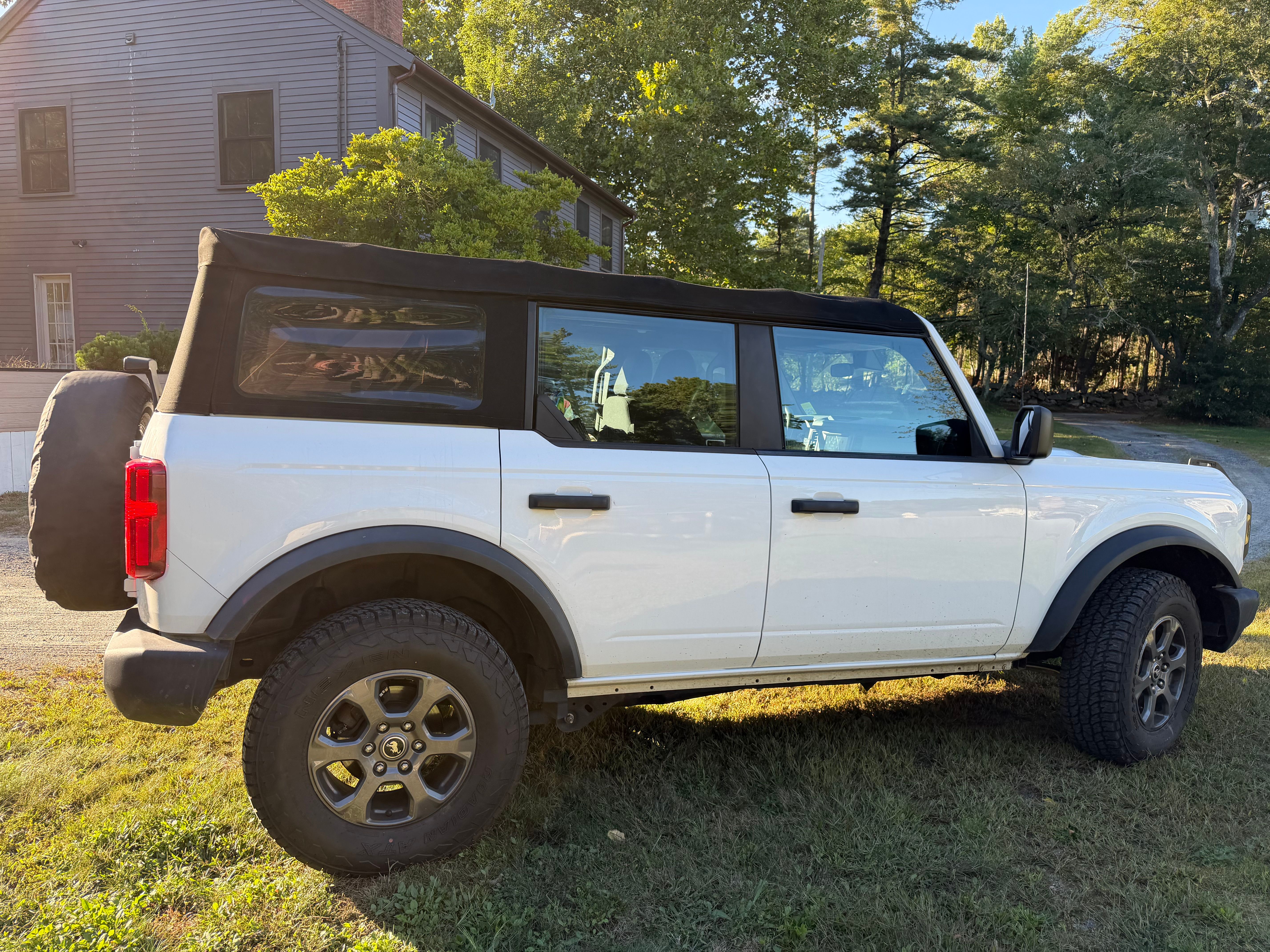 Used 2022 Ford Bronco 4-Door AWD/4WD image 1