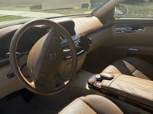 Used 2008 Mercedes-Benz S 550 S 550 Sedan 4D image 2