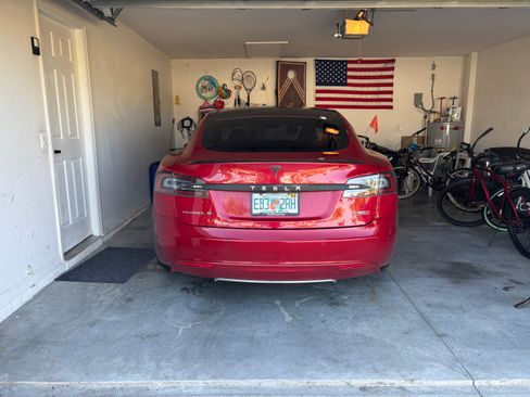 Used 2016 Tesla Model S P90D image 9