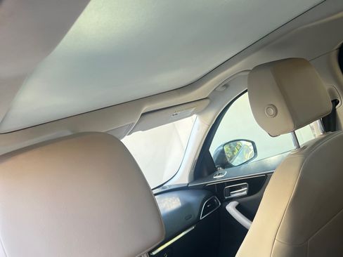 Used 2018 Jaguar F-PACE Premium image 16