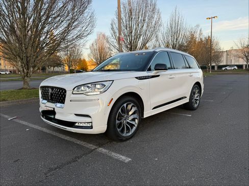 Used 2020 Lincoln Aviator Grand Touring w/ Equipment Group 302A image 2