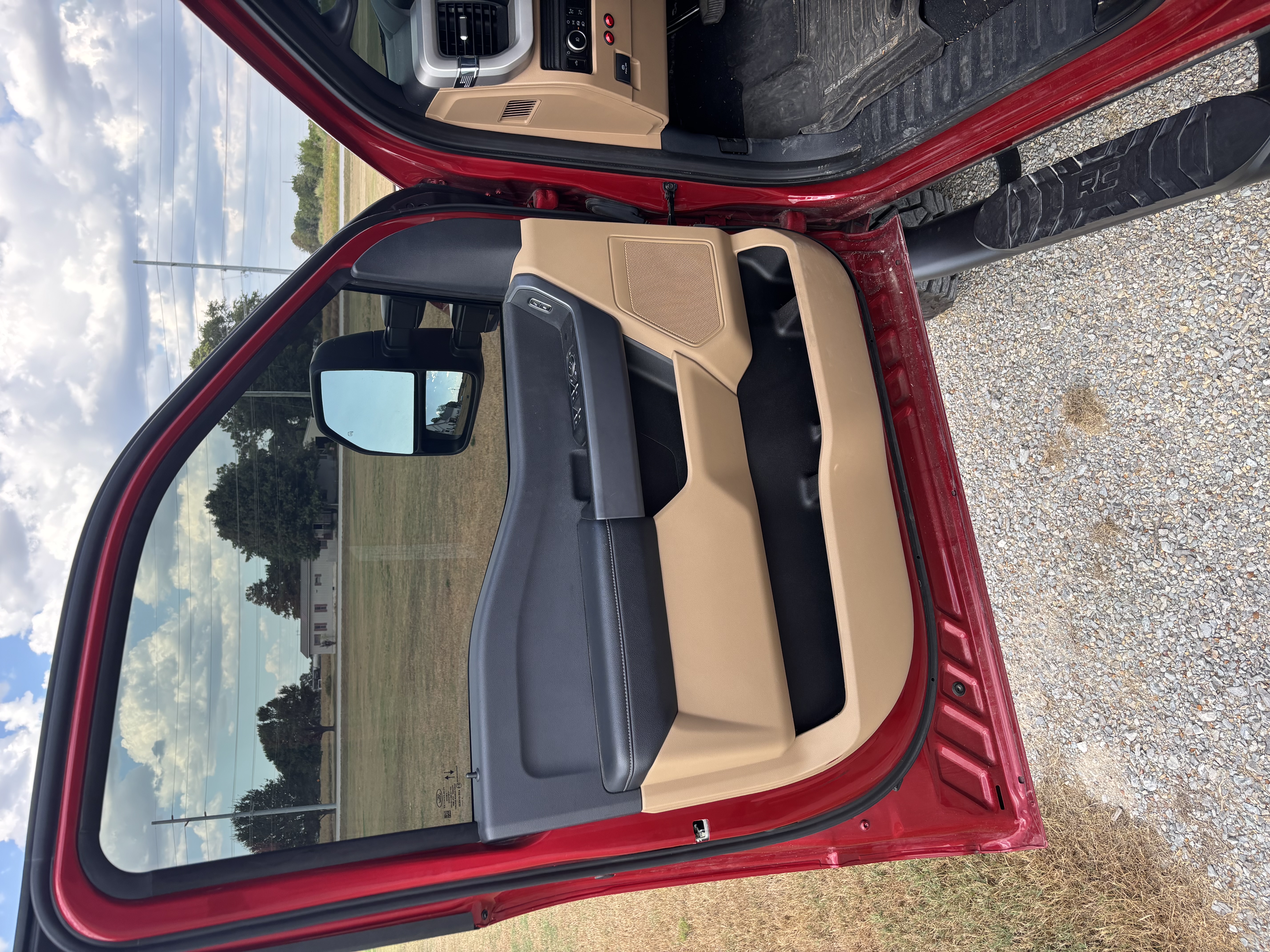 Used 2023 Ford F250 XLT w/ FX4 Off-Road Package AWD/4WD image 23
