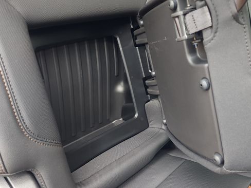 Used 2024 GMC Sierra 2500 AT4 w/ AT4 Premium Plus Package image 8