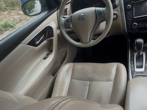 Used 2015 Nissan Altima 2.5 SL w/ Technology Package FWD image 5