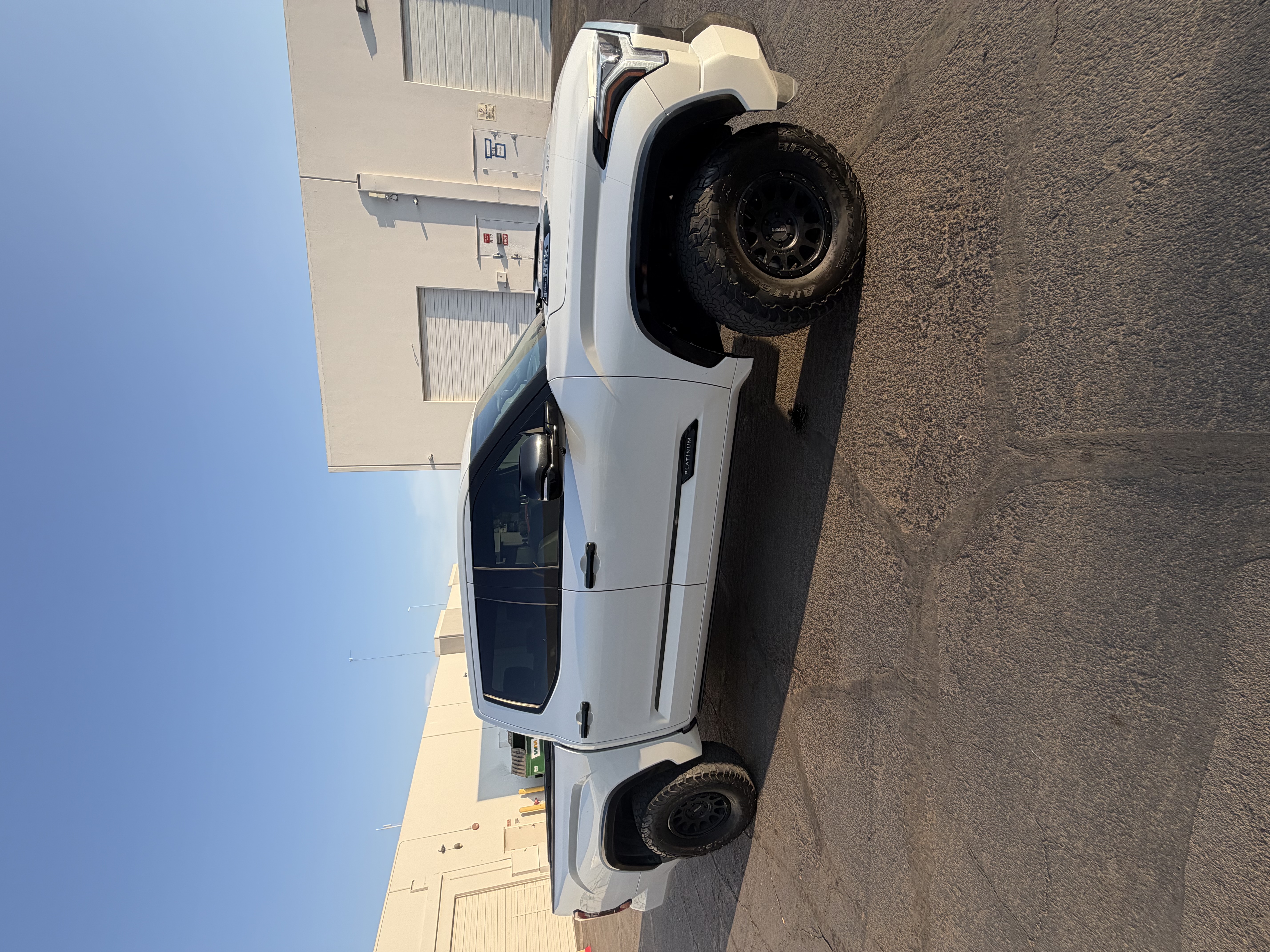 Used 2023 Toyota Tundra Platinum AWD/4WD image 1