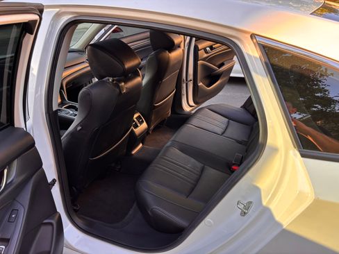 Used 2020 Honda Accord Touring image 9