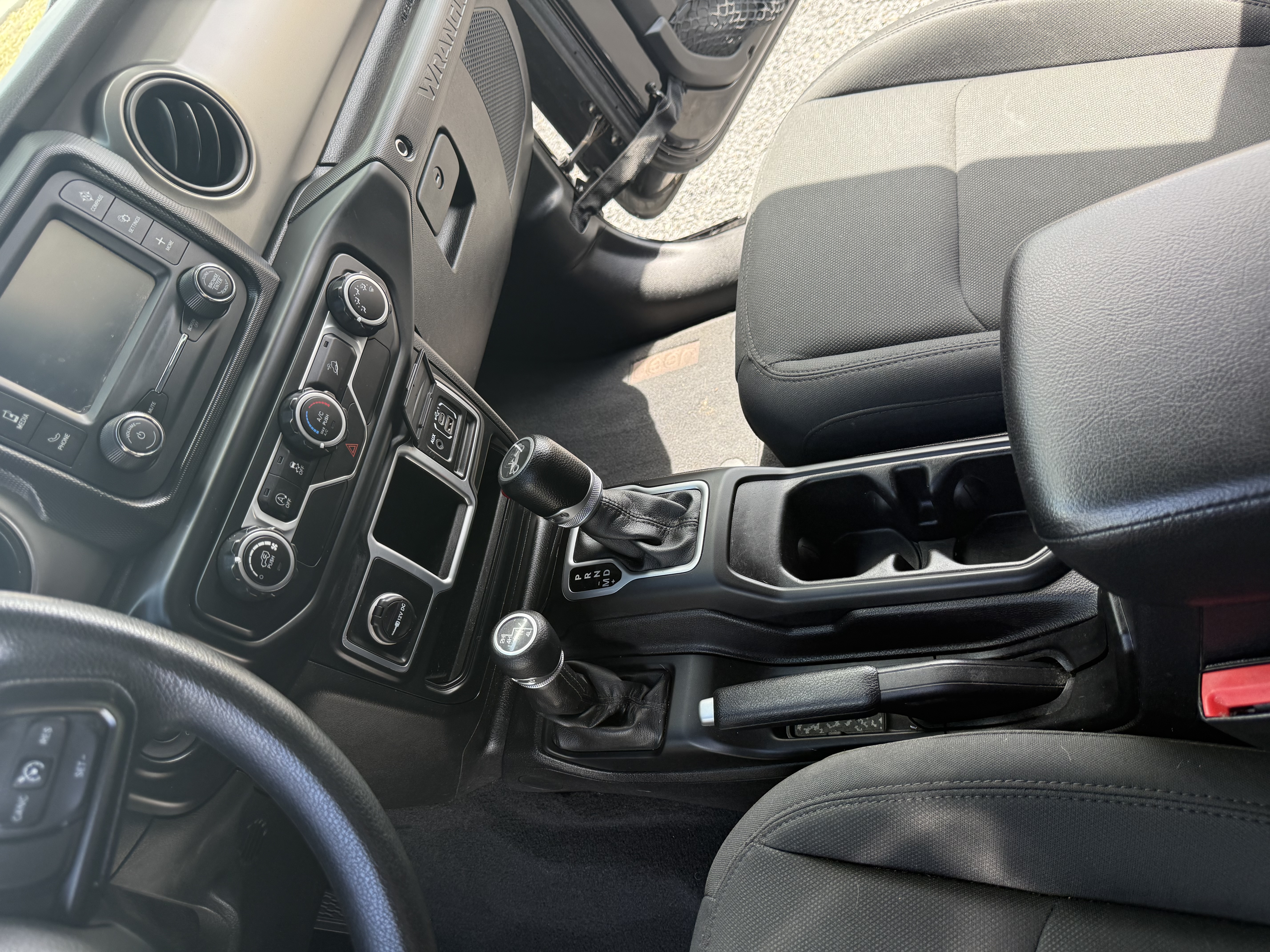 Used 2018 Jeep Wrangler Unlimited Sport AWD/4WD image 6