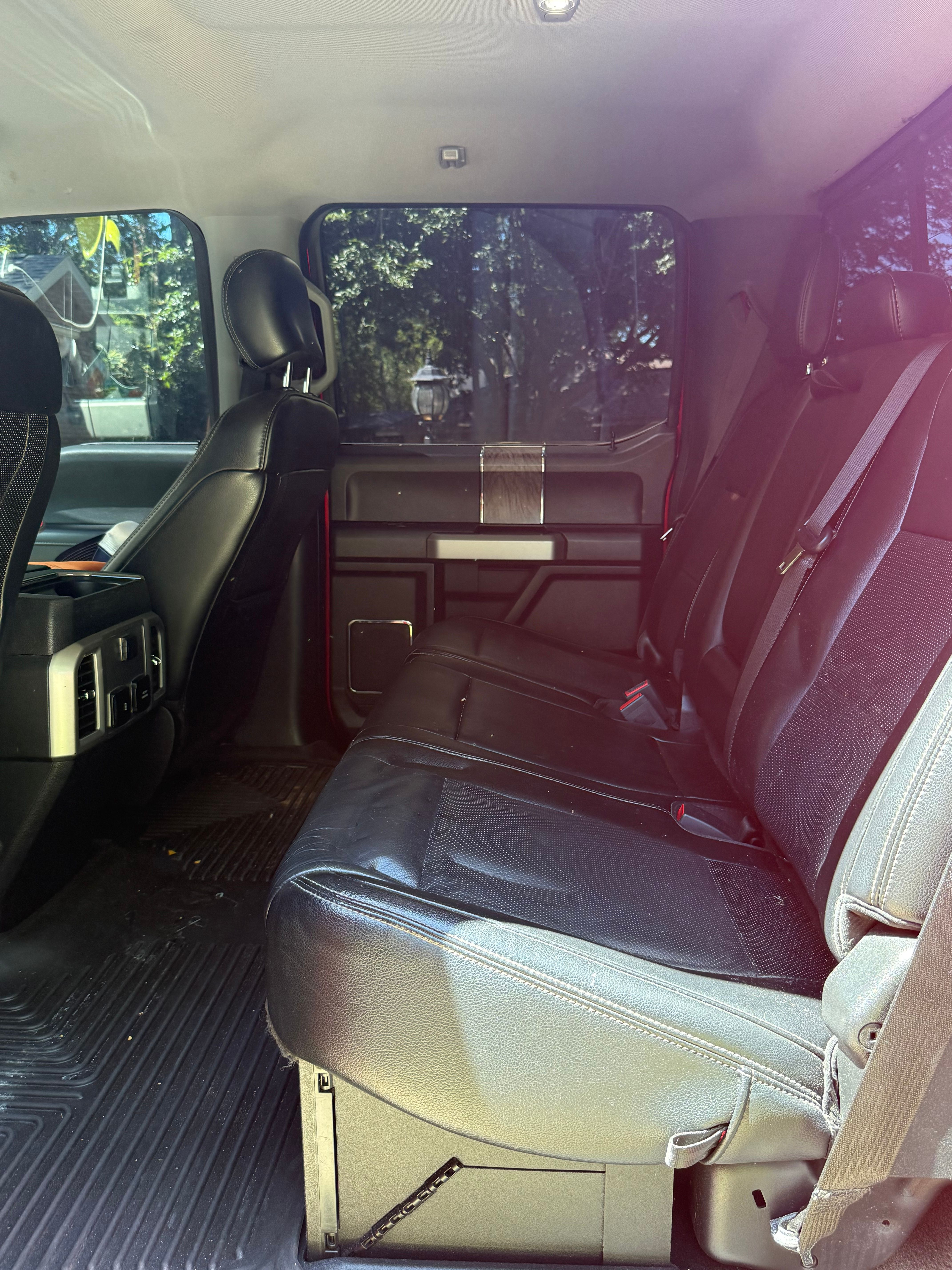 Used 2019 Ford F250 Lariat w/ Lariat Value Package AWD/4WD image 4