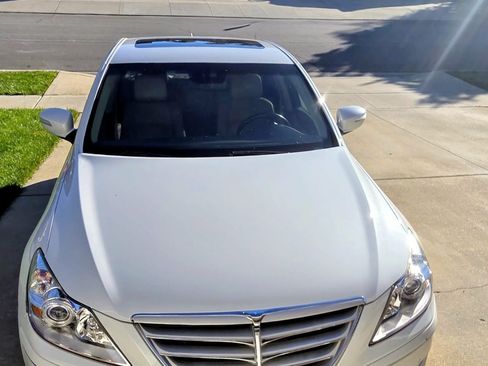 Used 2010 Hyundai Genesis 4.6 w/ Technology Pkg 5 image 5