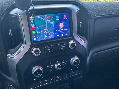 Used 2022 GMC Sierra 1500 SLT w/ Driver Alert Package II AWD/4WD image 15