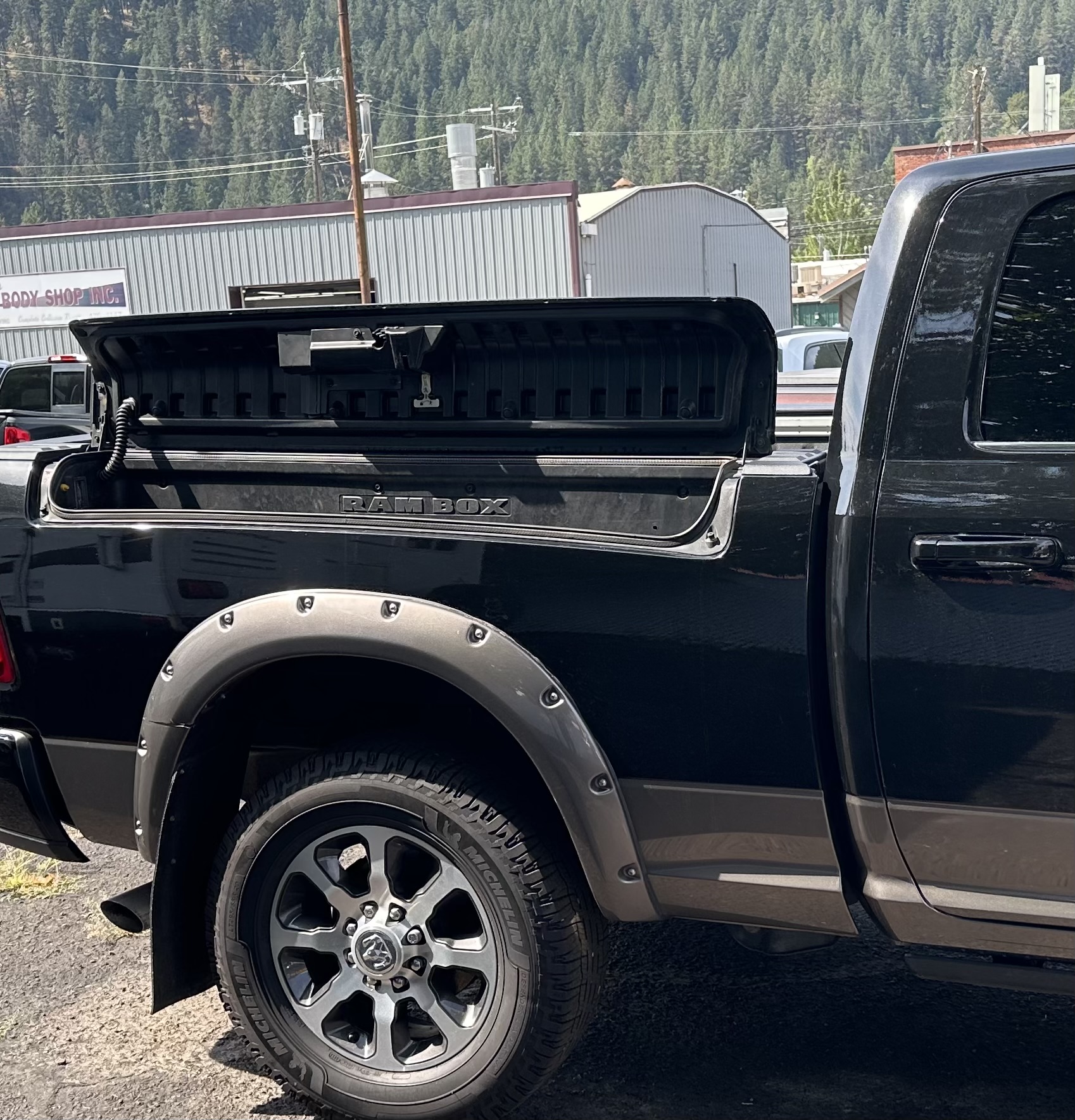 Used 2023 RAM 2500 Limited AWD/4WD image 2