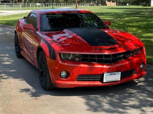 Used 2010 Chevrolet Camaro SS w/ LPO, Ground Effects Package image 4