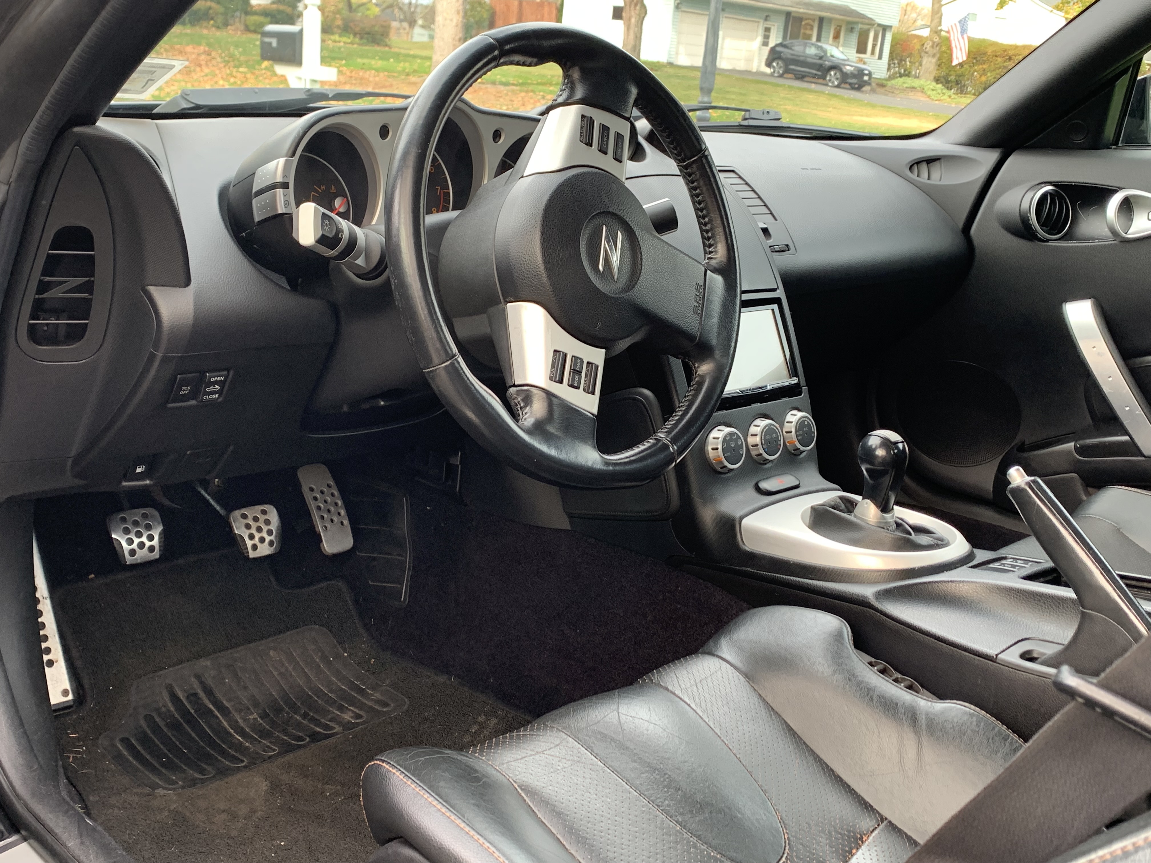 Used 2006 Nissan 350Z Touring RWD image 5