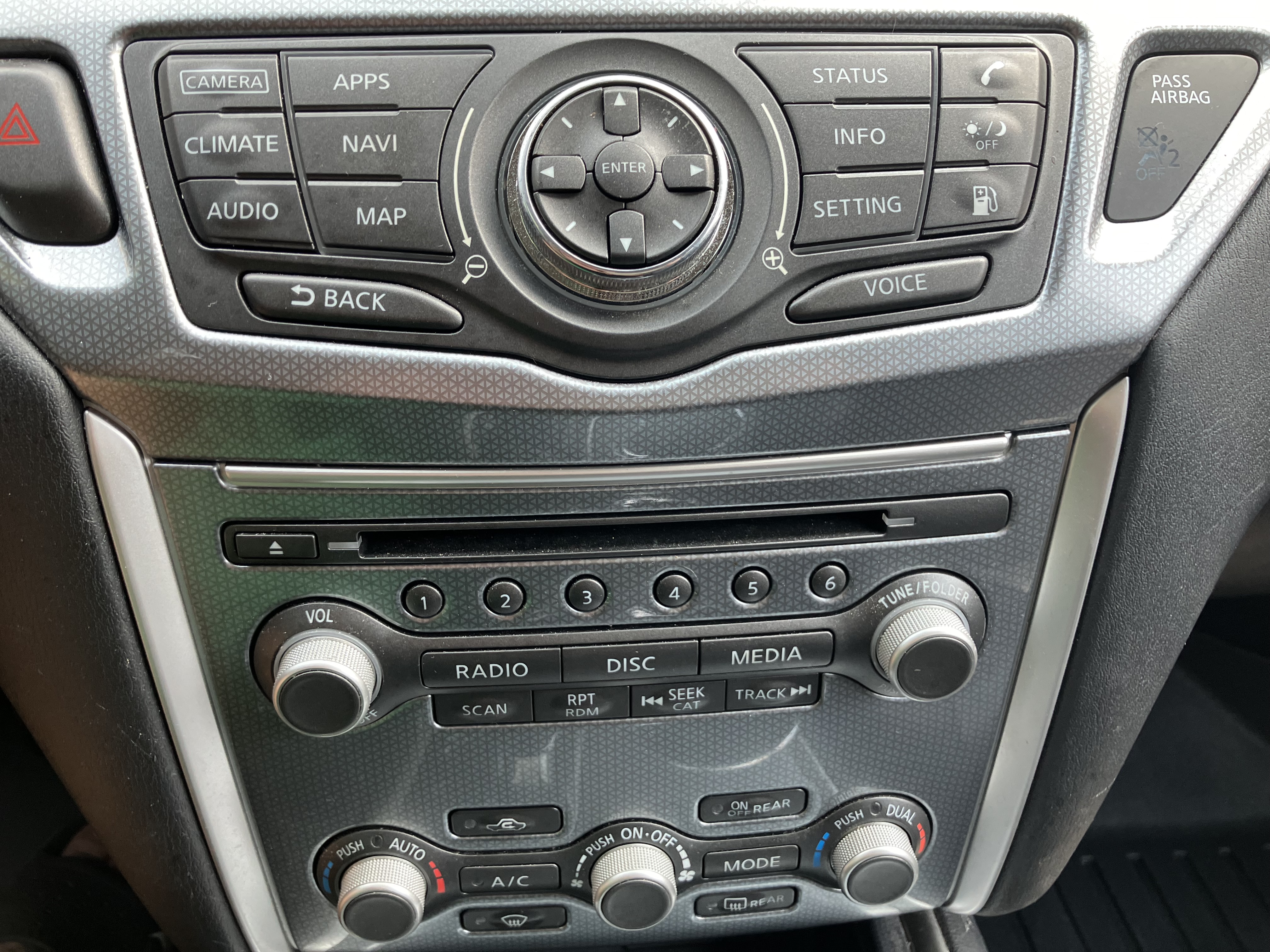 Used 2018 Nissan Pathfinder SL w/ Midnight Edition Package AWD/4WD image 16
