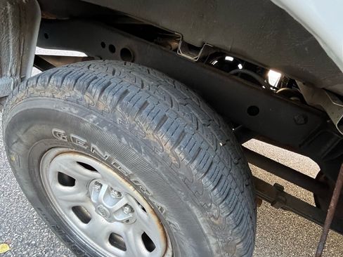 Used 2017 Nissan Frontier S image 6