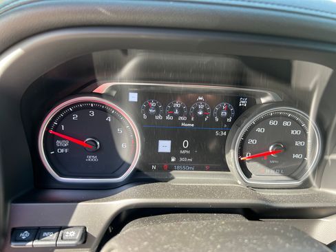 Used 2021 Chevrolet Silverado 1500 High Country w/ Technology Package image 11