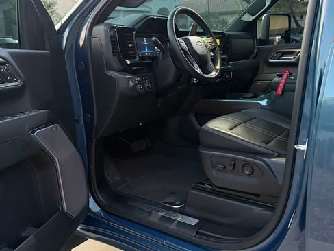Used 2024 Chevrolet Silverado 2500 High Country w/ Technology Package AWD/4WD image 13