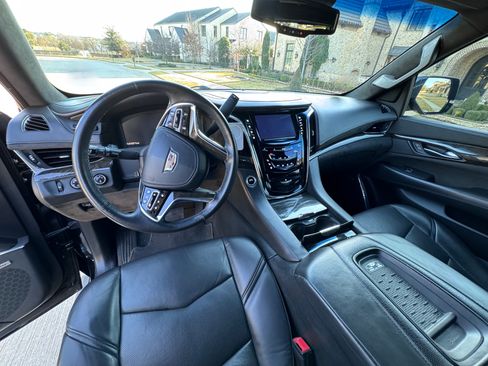 Used 2015 Cadillac Escalade Platinum image 10