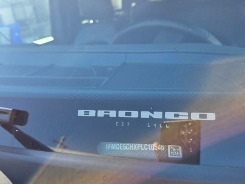Used 2023 Ford Bronco Big Bend w/ Sasquatch Package image 12