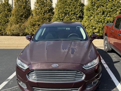 Used 2013 Ford Fusion SE image 2